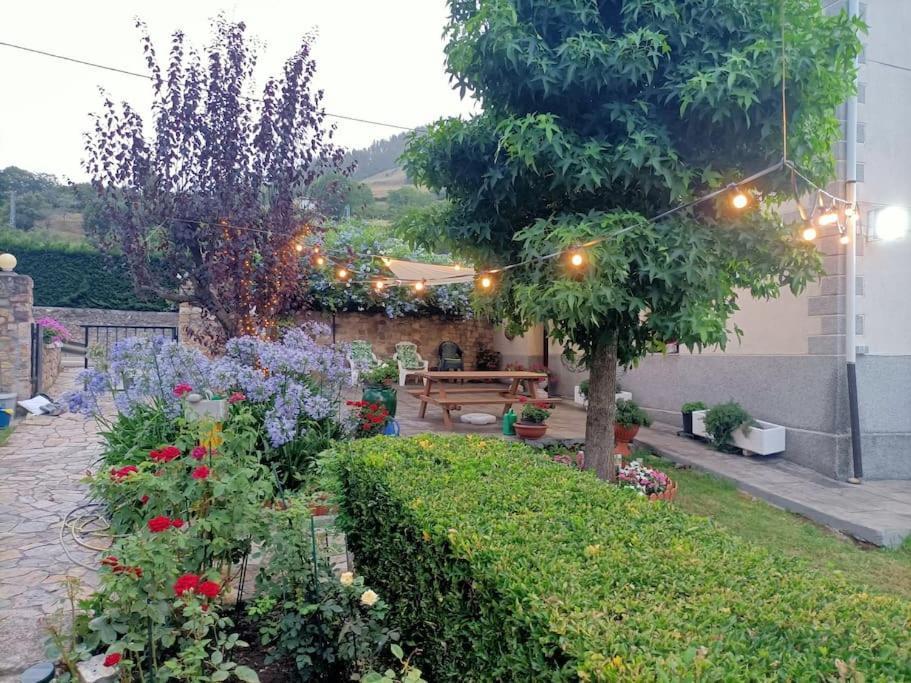La Flor De Toranzo "Vive Los Valles Pasiegos" Prases Zewnętrze zdjęcie